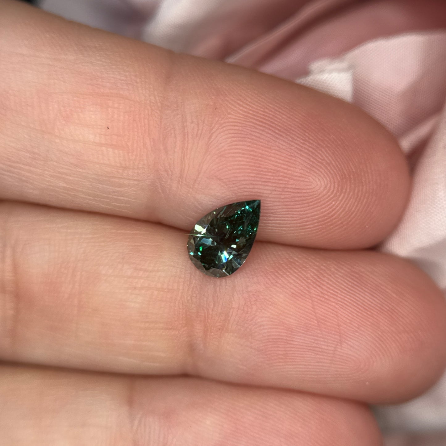 Fancy Vivid Green Pear LG Diamond